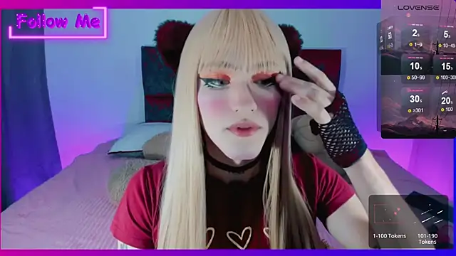 Snapshot of Kirmyy_ chatting on December 16, 10:56 pm Kirmyy online show from December 16, 10:56 pm