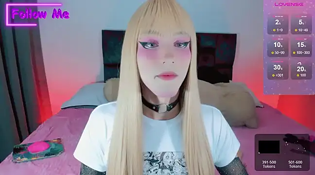 Snapshot of Kirmyy_ chatting on January 10, 12:27 am Kirmyy online show from January 10, 12:27 am