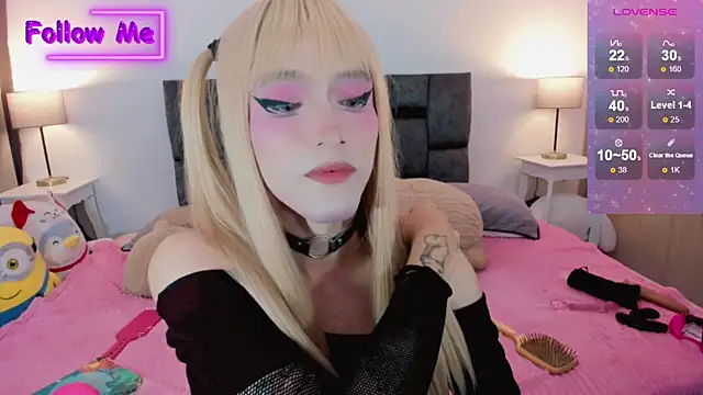 Snapshot of Kirmyy_ chatting on February 12, 12:27 am Kirmyy online show from February 12, 12:27 am