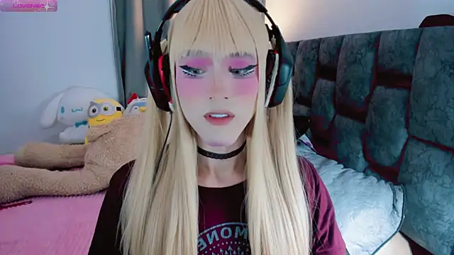 Snapshot of Kirmyy_ chatting on March 3, 10:52 pm Kirmyy online show from March 3, 10:52 pm