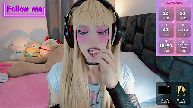 Snapshot of Kirmyy_ chatting on March 10, 10:45 pm Kirmyy online show from March 10, 10:45 pm