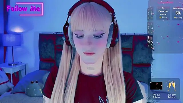 Snapshot of Kirmyy_ chatting on October 9, 2:31 am Kirmyy online show from October 9, 2:31 am