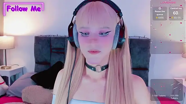 Snapshot of Kirmyy_ chatting on November 7, 10:43 pm Kirmyy online show from November 7, 10:43 pm