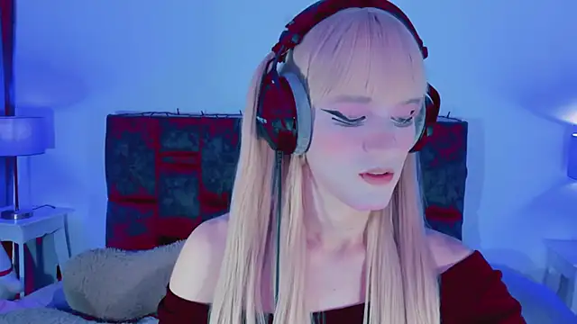 Snapshot of Kirmyy_ chatting on November 13, 10:19 pm Kirmyy online show from November 13, 10:19 pm