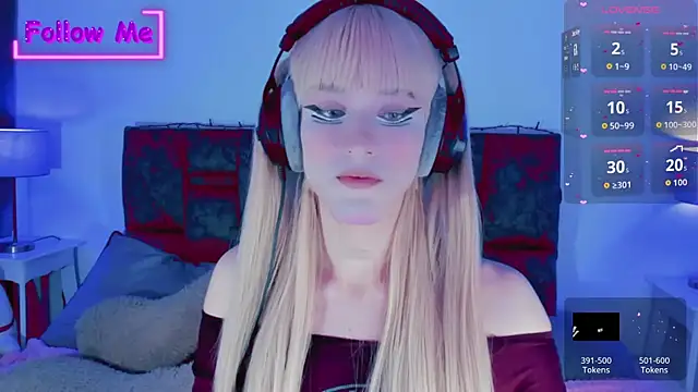 Snapshot of Kirmyy_ chatting on November 17, 9:53 pm Kirmyy online show from November 17, 9:53 pm