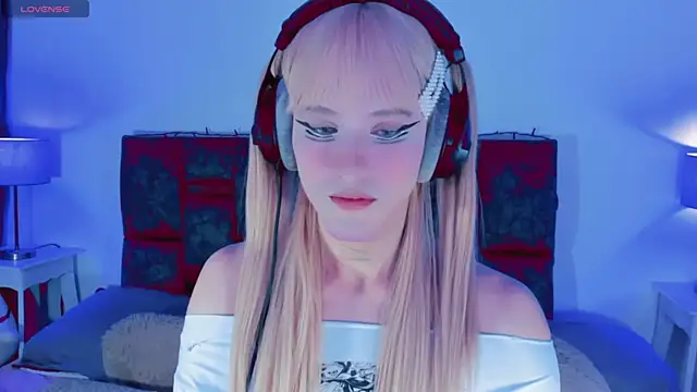 Snapshot of Kirmyy_ chatting on December 1, 9:42 pm Kirmyy online show from December 1, 9:42 pm