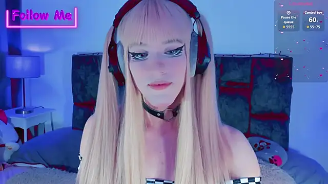 Snapshot of Kirmyy_ chatting on December 18, 9:32 pm Kirmyy online show from December 18, 9:32 pm