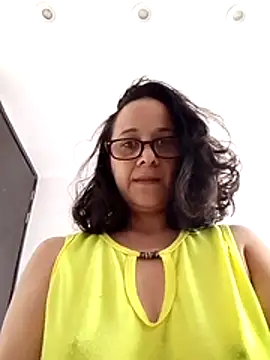 Snapshot of nicolle_milf1978 chatting on April 29, 8:26 pm nicolle milf1978 online show from April 29, 8:26 pm