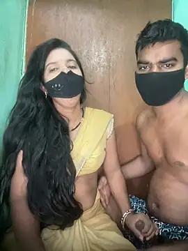 Snapshot of Suhani512 chatting on May 17, 11:23 pm Suhani512 online show from May 17, 11:23 pm