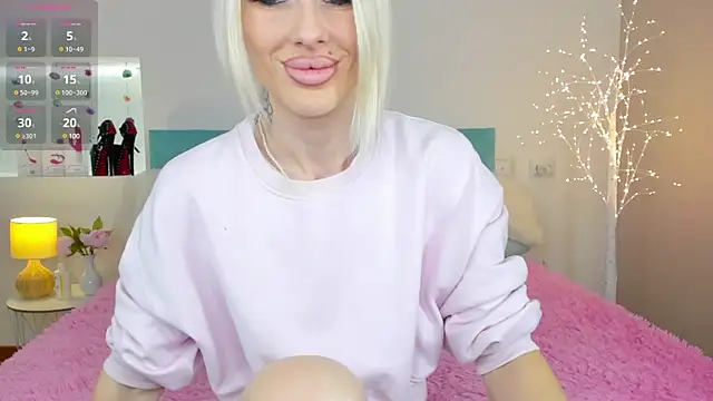 Snapshot of Lana_kitty__ chatting on January 30, 10:19 pm Lana kitty online show from January 30, 10:19 pm