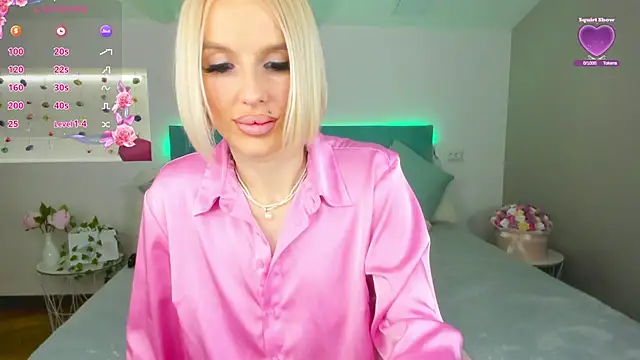 Snapshot of Lana_kitty__ chatting on March 22, 9:21 pm Lana kitty online show from March 22, 9:21 pm