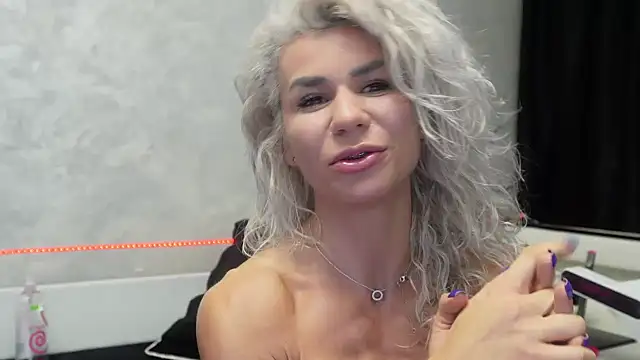 SquirtyFit Devil online show from December 26, 6:52 am