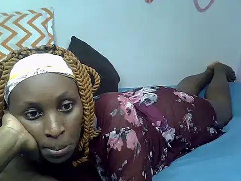 Snapshot of Hotnessy chatting on December 21, 7:24 am Hotnessy online show from December 21, 7:24 am