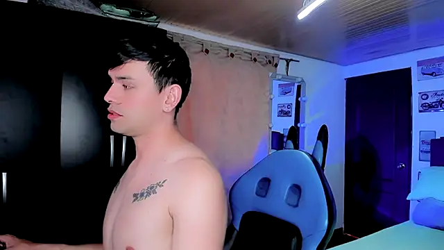 Snapshot of joe_jhon chatting on December 5, 2:44 pm joe jhon online show from December 5, 2:44 pm