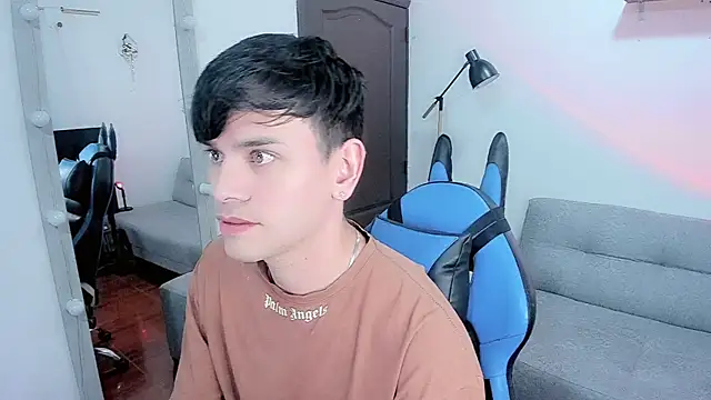 Snapshot of joe_jhon chatting on January 26, 5:23 am joe jhon online show from January 26, 5:23 am