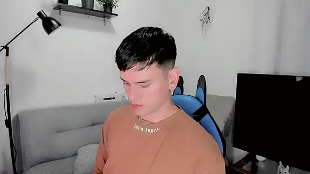 Snapshot of joe_jhon chatting on February 4, 6:57 am joe jhon online show from February 4, 6:57 am