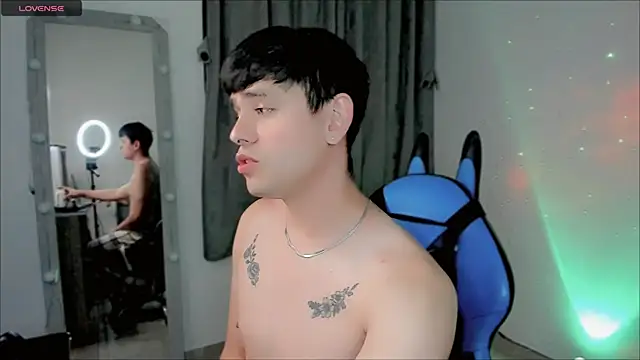 Snapshot of joe_jhon chatting on March 17, 4:33 pm joe jhon online show from March 17, 4:33 pm