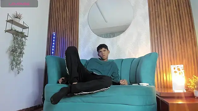 Snapshot of Jeffry_wolvess chatting on January 27, 7:35 pm Jeffry wolvess online show from January 27, 7:35 pm