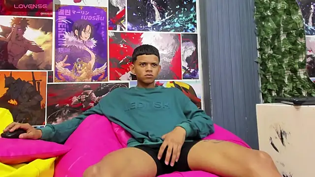 Snapshot of Jeffry_wolvess chatting on February 10, 4:04 pm Jeffry wolvess online show from February 10, 4:04 pm