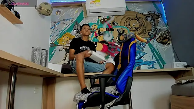 Snapshot of Jeffry_wolvess chatting on February 14, 12:36 pm Jeffry wolvess online show from February 14, 12:36 pm