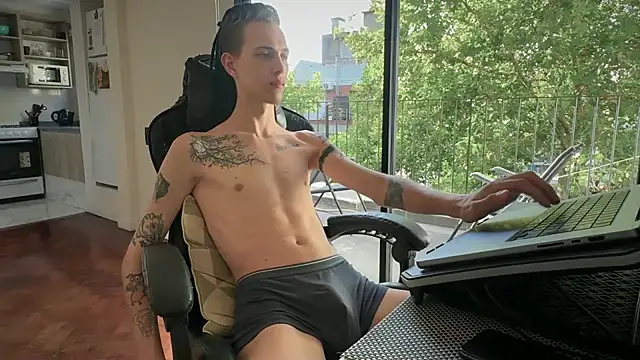 Den BlueXx online show from February 17, 11:07 am