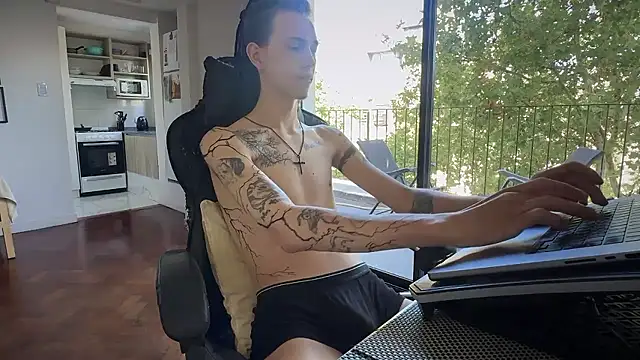 Den BlueXx online show from March 10, 6:35 pm