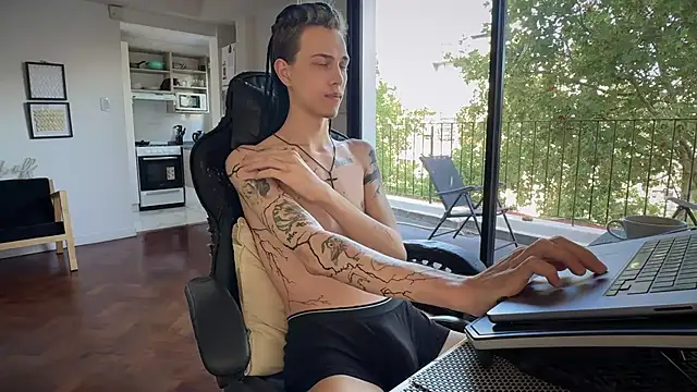 Den BlueXx online show from March 13, 8:15 pm