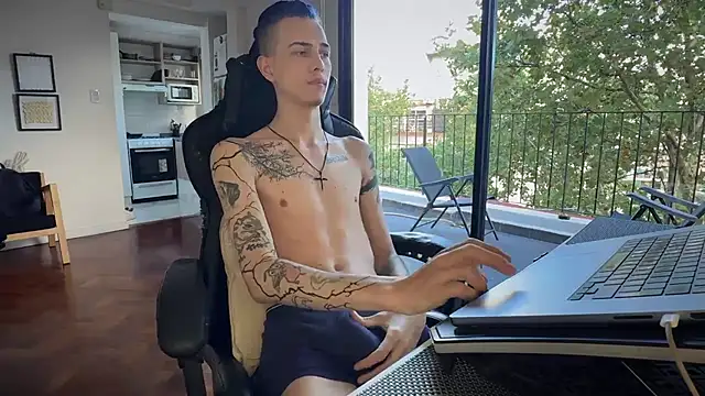 Den BlueXx online show from April 8, 7:36 pm