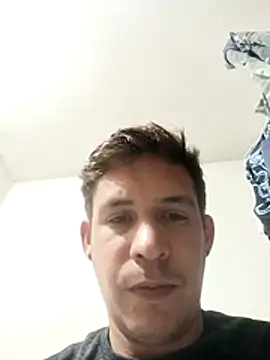 Snapshot of alpha9006P chatting on December 5, 3:15 am alpha9006P online show from December 5, 3:15 am