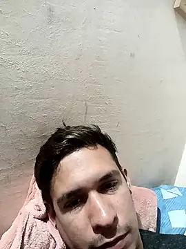 Snapshot of alpha9006P chatting on December 5, 8:55 pm alpha9006P online show from December 5, 8:55 pm