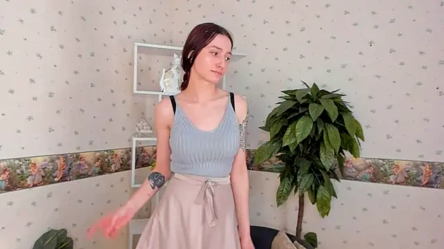 Snapshot of DarlineFrake chatting on December 9, 7:39 am DarlineFrake online show from December 9, 7:39 am