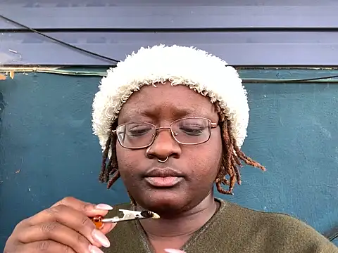 BigKittyRaven online show from December 17, 7:48 pm