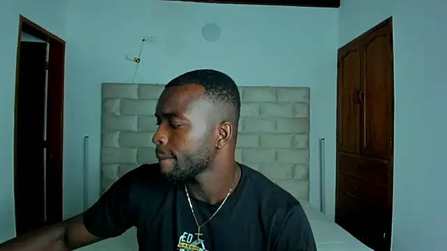 Dylan Taylor online show from February 10, 2:48 am