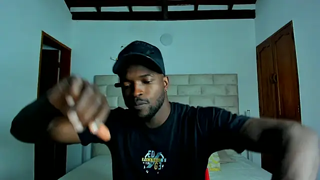 Dylan Taylor online show from February 18, 2:40 am