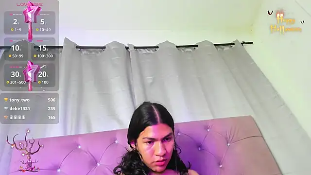 Snapshot of _lexx1e chatting on October 13, 2:33 am lexx1e online show from October 13, 2:33 am