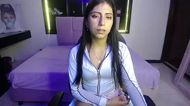 Snapshot of Angela_Diaz_ chatting on January 29, 6:50 pm Angela Diaz online show from January 29, 6:50 pm