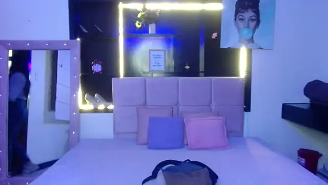 Snapshot of Angela_Diaz_ chatting on February 6, 11:54 am Angela Diaz online show from February 6, 11:54 am