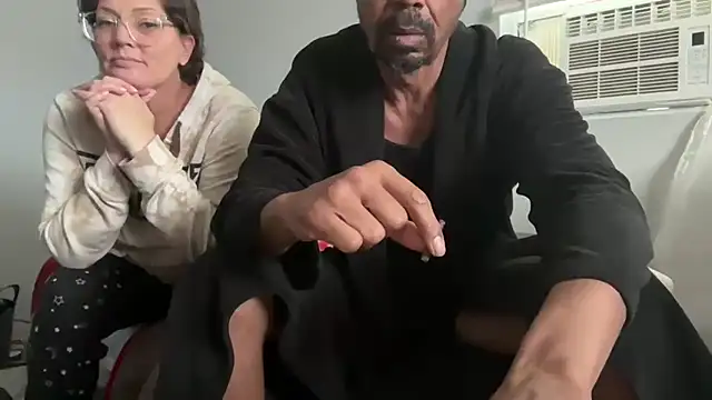 skarfosbabes69 online show from March 22, 11:41 pm