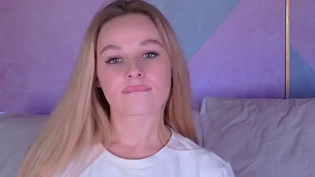 Snapshot of BeatriceEsmont chatting on January 13, 11:38 pm BeatriceEsmont online show from January 13, 11:38 pm