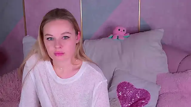 Snapshot of BeatriceEsmont chatting on January 29, 1:05 am BeatriceEsmont online show from January 29, 1:05 am