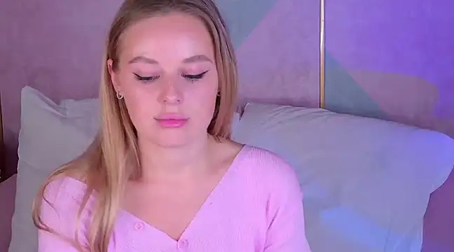 Snapshot of BeatriceEsmont chatting on March 4, 4:06 am BeatriceEsmont online show from March 4, 4:06 am