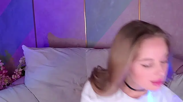 Snapshot of BeatriceEsmont chatting on March 15, 9:27 pm BeatriceEsmont online show from March 15, 9:27 pm