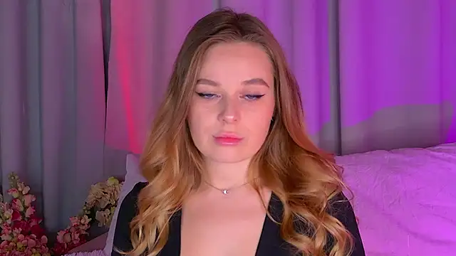 Snapshot of BeatriceEsmont chatting on September 17, 8:21 pm BeatriceEsmont online show from September 17, 8:21 pm