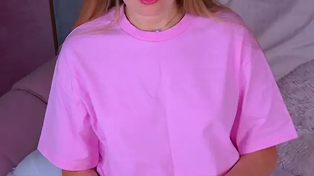 Snapshot of BeatriceEsmont chatting on October 13, 7:25 pm BeatriceEsmont online show from October 13, 7:25 pm