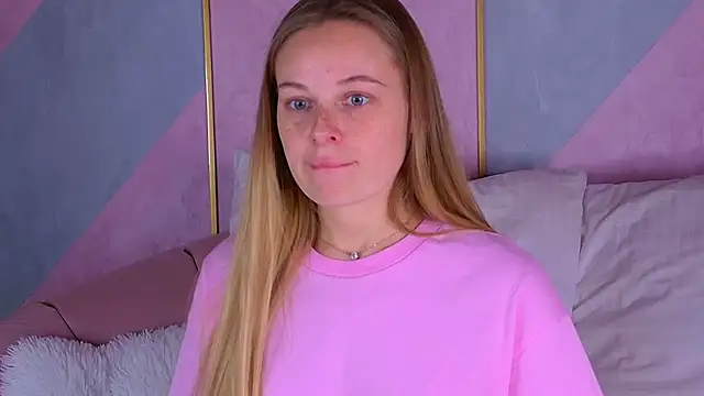 Snapshot of BeatriceEsmont chatting on October 22, 7:13 pm BeatriceEsmont online show from October 22, 7:13 pm