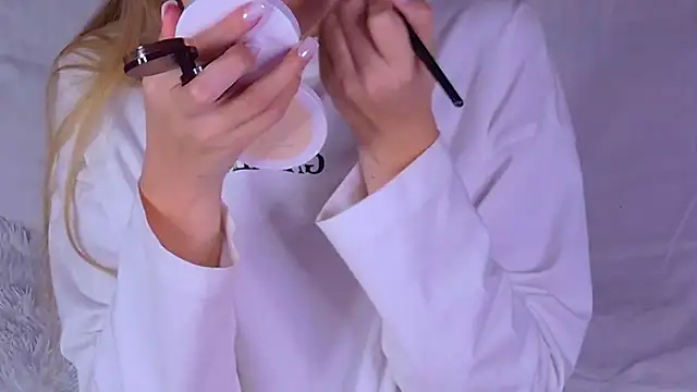 Snapshot of BeatriceEsmont chatting on October 26, 7:20 pm BeatriceEsmont online show from October 26, 7:20 pm