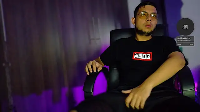 Snapshot of Nymphobuddies chatting on February 28, 3:26 am Nymphobuddies online show from February 28, 3:26 am