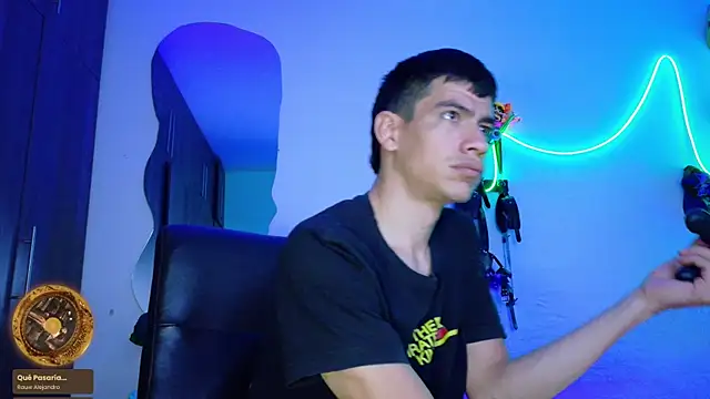 Snapshot of Nymphobuddies chatting on March 18, 4:15 am Nymphobuddies online show from March 18, 4:15 am