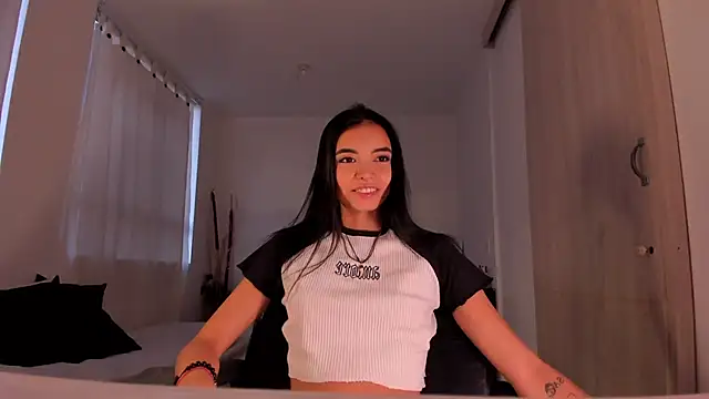 Snapshot of AnabelWolf chatting on January 16, 11:06 pm AnabelWolf online show from January 16, 11:06 pm