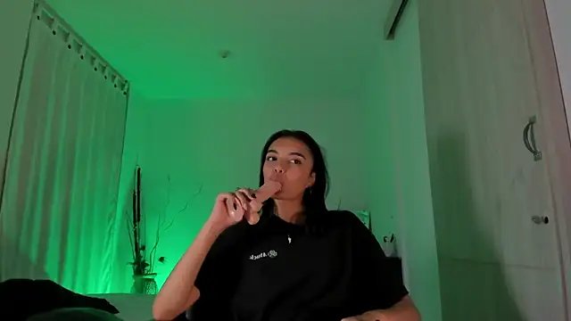 Snapshot of AnabelWolf chatting on February 1, 12:40 am AnabelWolf online show from February 1, 12:40 am